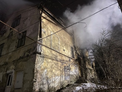 Захотіли покурити: у Чернівцях через цигарку загорівся будинок