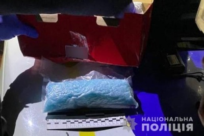 У дівчат-підлітків знайшли наркотиків на мільйони гривень