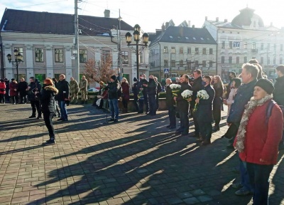 У центрі Чернівців відзначають День Соборності України – фото