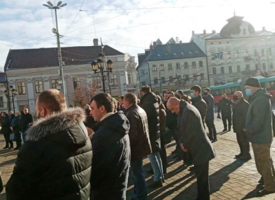 У центрі Чернівців відзначають День Соборності України – фото