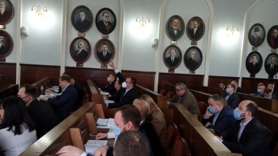 Чернівецька міськрада затвердила новий регламент: тепер депутати зможуть проводити сесії дистанційно