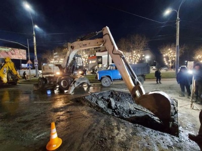 Витік на водогоні: у кранах чернівчан уже з’явилася вода