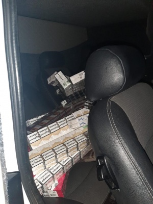 Двоє буковинців намагалася провезти цигарки до Італії, їхнє авто вилучили