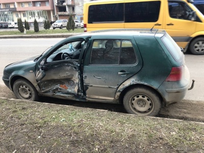 ДТП на «Кварці»: легковик постраждав через неввімкнений «поворот» - фото