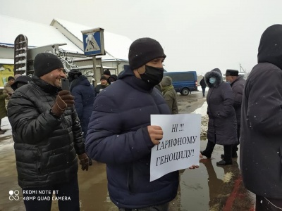 Трасу «Чернівці-Снятин» заблокували: «тарифний» протест розпочався у Мамаївцях