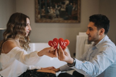 Який подарунок обрати для коханої людини в День святого Валентина: ідеї та пропозиції