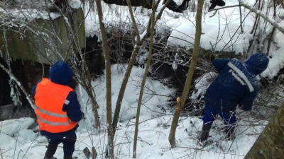 Залатали перший витік: у водоканалі Чернівців показали, як ліквідовують чергову аварію на водогоні