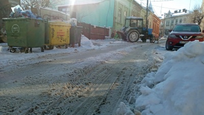 Як виглядають тротуари та дороги Чернівців після нічної негоди – фото