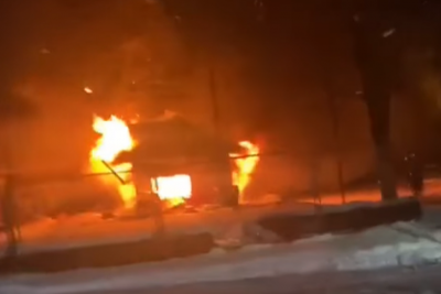 Нічна пожежа в Чернівцях: на Кемпінгу згорів пост охорони СТО – відео