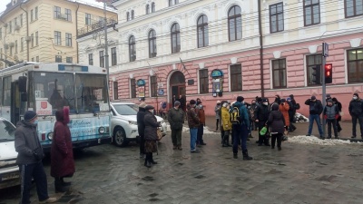 Раптовий мітинг пасажирів та хуртовина в Чернівцях: головні новини за 11 лютого
