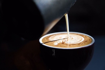 Коли пити каву — вранці або вдень? Вчені дали відповідь