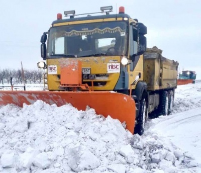 Снігова негода на Буковині: які дороги залишаються непроїзними