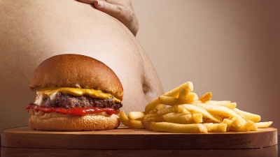 Зростання смертей в Англії та Шотландії пов'язане з ожирінням більше, ніж з курінням