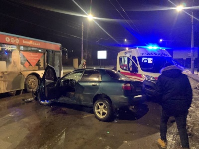 ДТП у Чернівцях: біля онколікарні зіткнулись два авто, є постраждалі