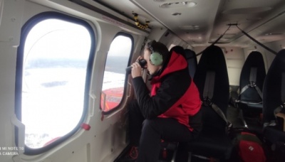 Рятувальники на вертольоті шукають заблукалого у Карпатах тиждень тому лижника, - відео