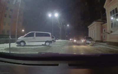 Нічна погоня у Чернівцях: водійка із дитиною в салоні втікала від поліції