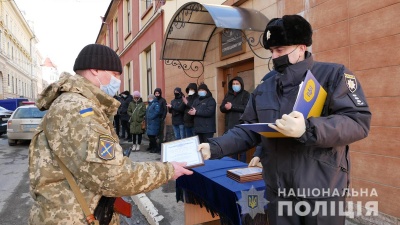 Буковинські поліцейські повернулися із зони проведення ООС