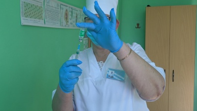 Вакцинація на Буковині: кого з медиків та чиновників щепили сьогодні - фото