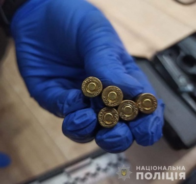 На Буковині юнак торгував власноруч виготовленою зброєю: його викрили силовики із Дніпра