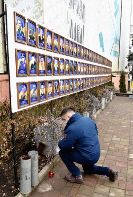 Віддав своє життя за свободу: у Чернівцях вшанували Героя Небесної Сотні