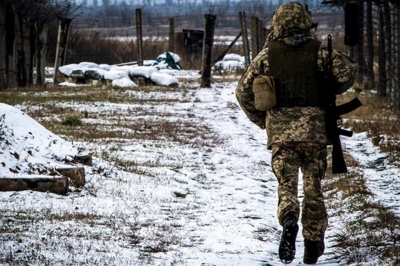 На Донбасі знову поранений український військовий