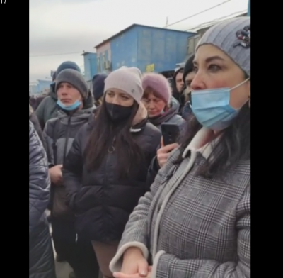 Дайте можливість всім працювати: підприємці Калинки протестують через закриття ринку - наживо