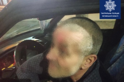 Без прав та п'яні: у Чернівцях затримали двох горе-водіїв