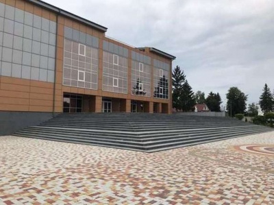 На будівництво скандального будинку культури на Буковині просять ще понад 100 млн грн