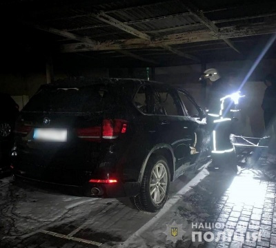 У Чернівцях поліція розслідує пожежу в автомобілі BMW X5: підозрюють підпал