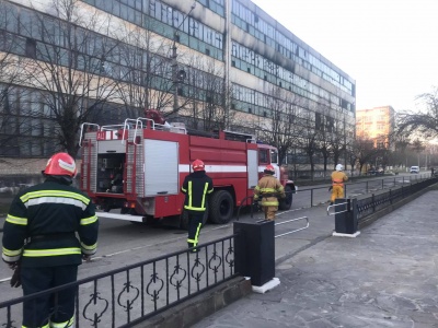 У поліції відреагували на пожежу на заводі «Розма» в Чернівцях