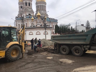 У Чернівцях відновили ремонт на вулиці Кармелюка – фото