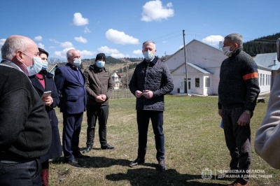 В школах на Путильщині побудують спортзали та придбають шкільний автобус