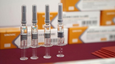 Китайська вакцина  CoronaVac вже поїхала до регіонів: що відомо