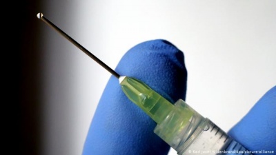Вакцинація проти COVID: кому не можна робити щеплення