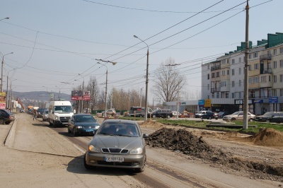 У Чернівцях частину вулиці Хотинської перекриють: кому дозволений проїзд