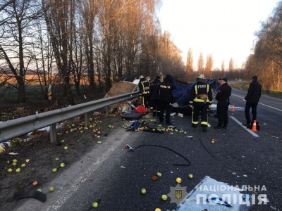 На Вінниччині у моторошній ДТП загинув водій вантажівки з Буковини