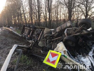 На Вінниччині у моторошній ДТП загинув водій вантажівки з Буковини