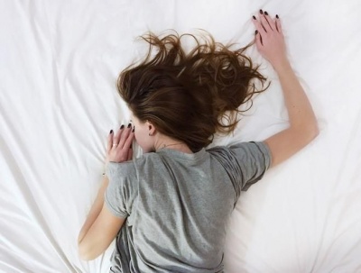 Чим небезпечне недосипання: негативні наслідки поганого сну