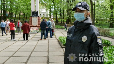 Конфліктів не було: поліцейські Буковини забезпечили правопорядок під час заходів, присвячених Дню перемоги