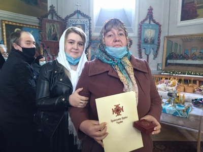 Відома волонтерка з Буковини отримала нагороду від Епіфанія