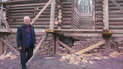 У музеї Чернівців відновлюють хату буковинського Підгір’я, якій майже 200 років - фото