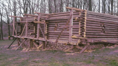 У музеї Чернівців відновлюють хату буковинського Підгір’я, якій майже 200 років - фото