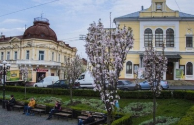 Потепліє, проте ненадовго: погода в Україні та на Буковині у перший робочий день 