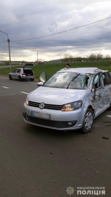 Зіткнулися три автівки: поліцейські повідомили подробиці смертельної ДТП під Чернівцями