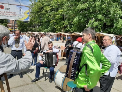 У Чернівцях запрацював Буковинський туристичний ярмарок - фото