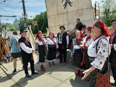 У Чернівцях запрацював Буковинський туристичний ярмарок - фото