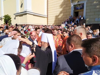 До Чернівців прибув глава УПЦ МП митрополит Онуфрій – фото