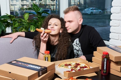 Вперше в Чернівцях – Monopizza! Унікальна піца на натуральній заквасці та швидка доставка від 30 хв.!*