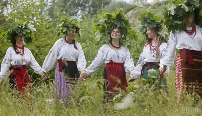 Вихідні на Трійцю 2021: скільки днів відпочинку буде в Україні   