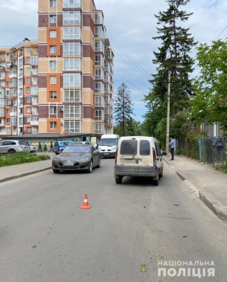 Стало відомо, в якому стані хлопчик, якого збили у Чернівцях на дорозі